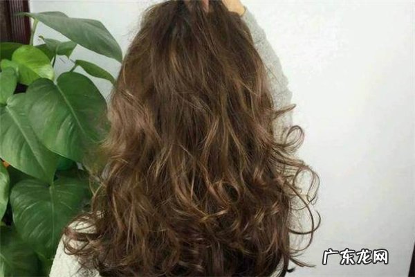 橄榄棕发色容易掉色吗 橄榄棕在阳光下是什么颜色