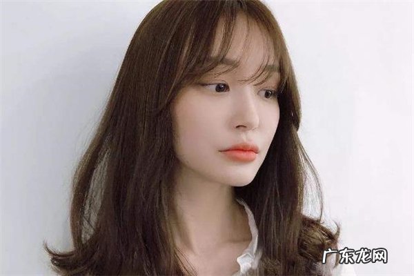 法式刘海配什么发型好看 法式刘海适合短发吗