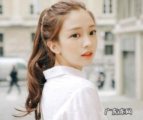 马尾辫怎样扎出空气感 脸大女生适合的五种马尾辨