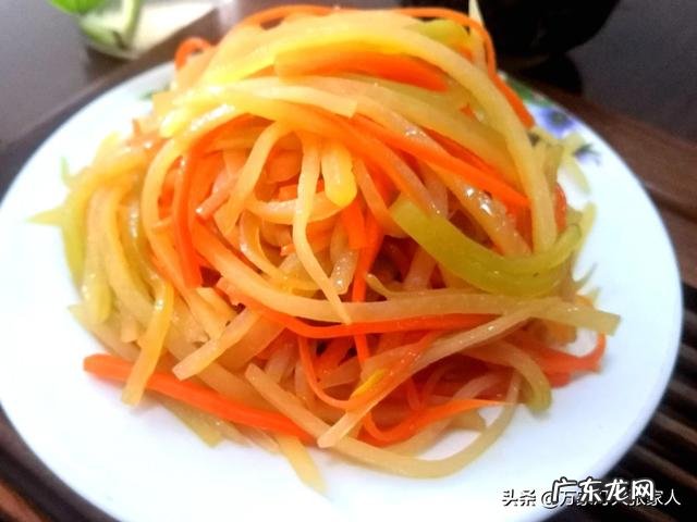 红萝卜炒鸡丁的家常做法 宫保鸡丁和红萝卜一块的家常做法?