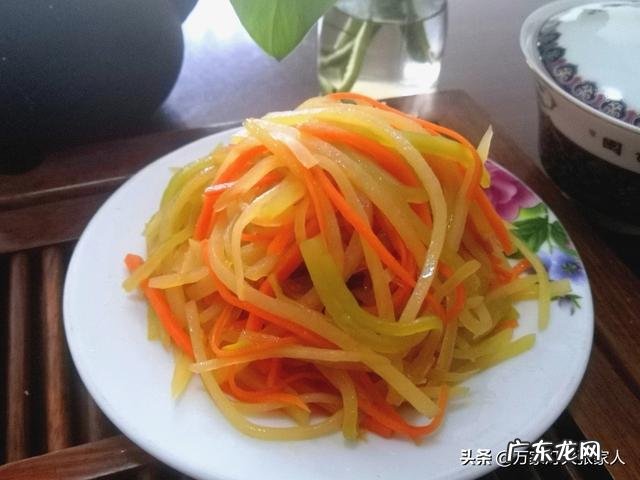 红萝卜炒鸡丁的家常做法 宫保鸡丁和红萝卜一块的家常做法?