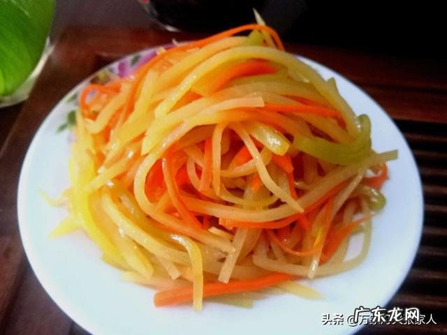 红萝卜炒鸡丁的家常做法 宫保鸡丁和红萝卜一块的家常做法?