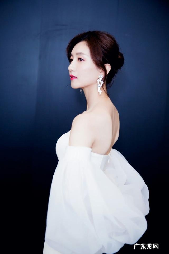 哪些女明星是“天鹅颈”?