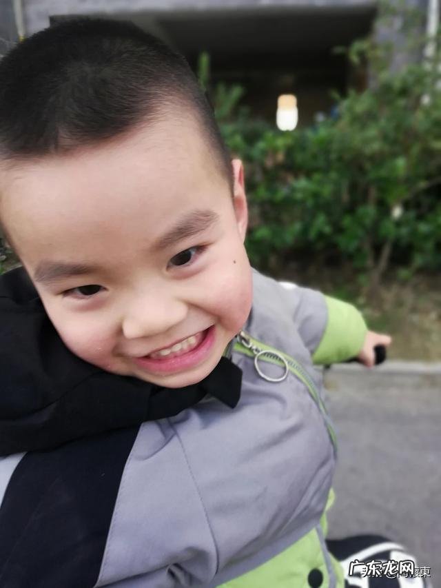 妈妈在我9岁时抛弃了我,现在快20年了突然回来,我该原谅吗?