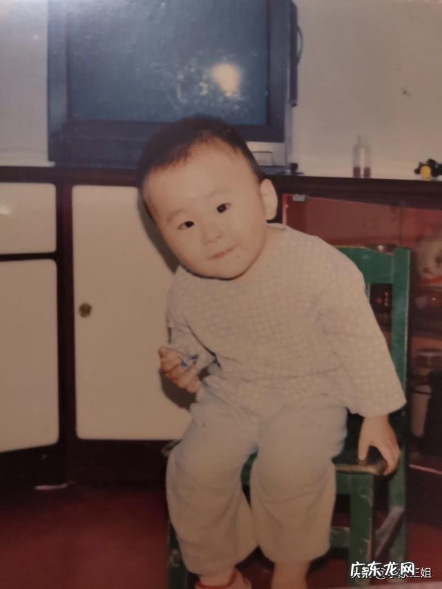 妈妈在我9岁时抛弃了我,现在快20年了突然回来,我该原谅吗?