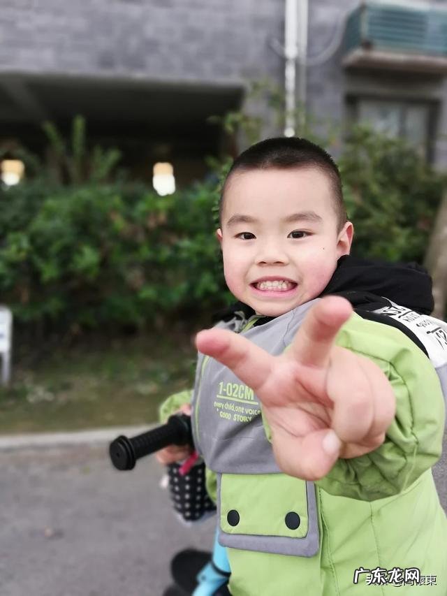 妈妈在我9岁时抛弃了我,现在快20年了突然回来,我该原谅吗?