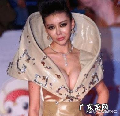 章泽天与刘诗诗同框各有风格,你更喜欢谁