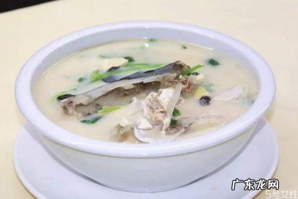 草鱼头汤怎么做好吃 草鱼头汤的简单做法