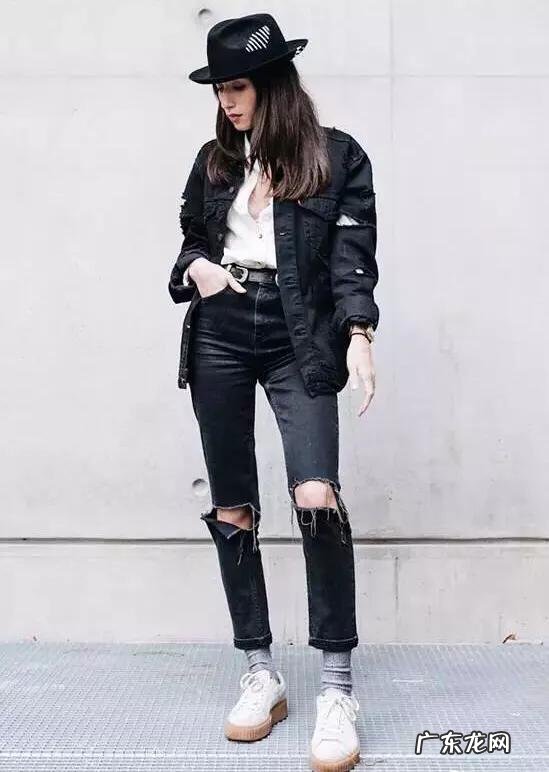 牛仔裤怎么搭配袜子好看？