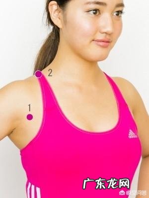 脸色有点暗黄可用什么化妆品?