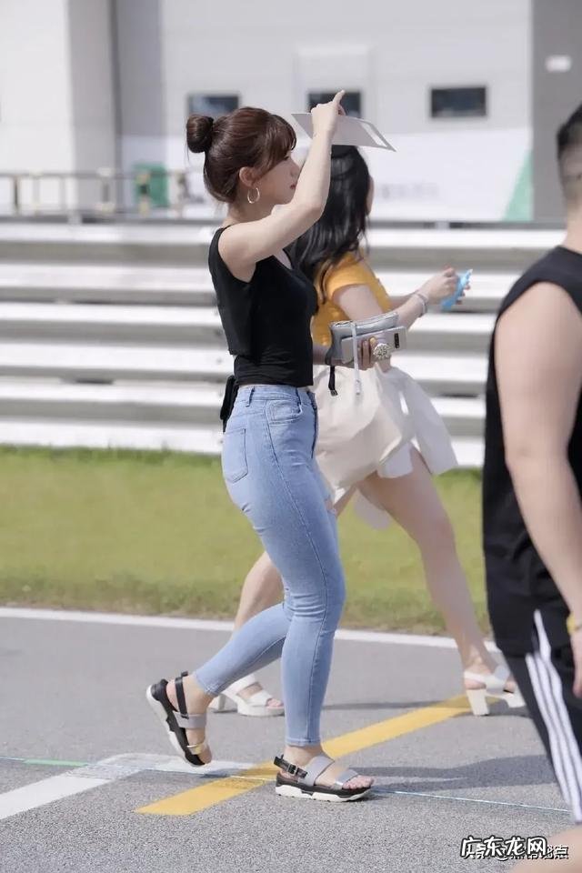 喜欢坐着,屁股又圆又大。怎么才可以让臀部瘦下来?