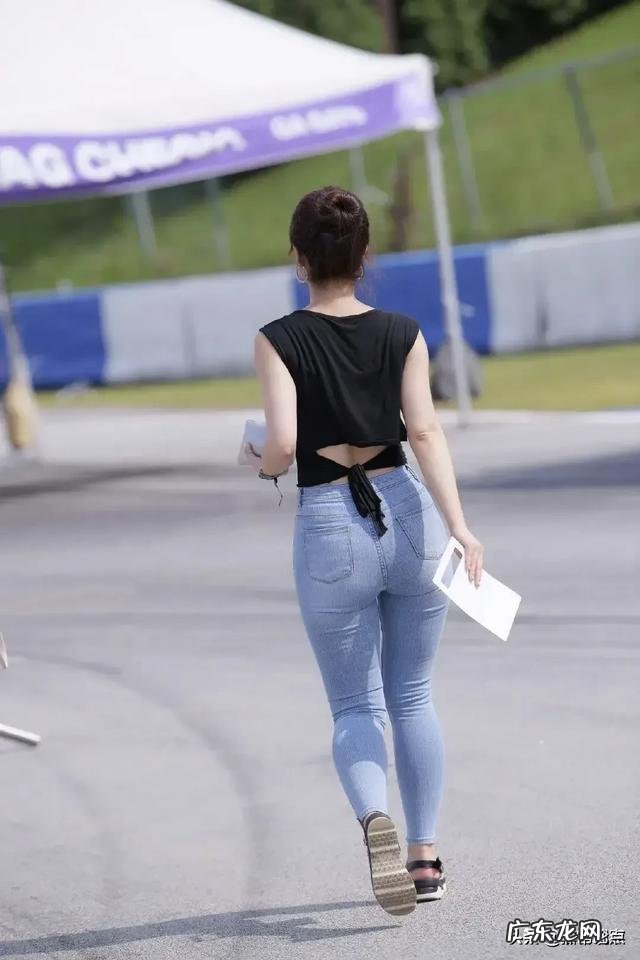 喜欢坐着,屁股又圆又大。怎么才可以让臀部瘦下来?