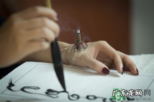 艾艾贴的烟有什么危害?艾艾贴燃烧的烟为什么会往下走?