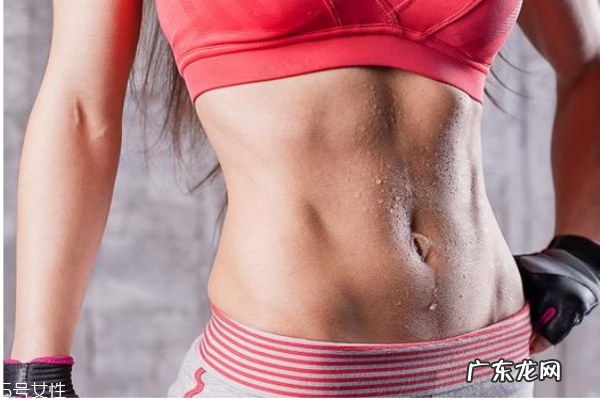 肚子上有肉怎么练腹肌 饮食运动都要做好