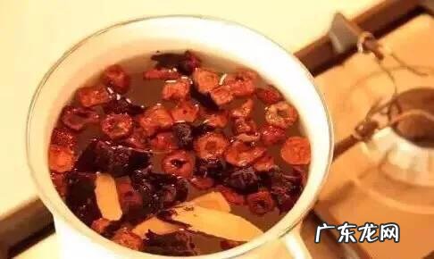 为何农村八十岁的大爷老太喜欢种地城里的中年人却喜欢嗨广场舞？