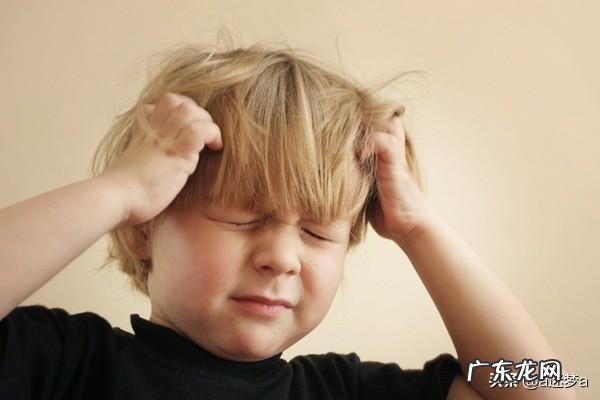 19岁的青年男性耳鸣两眼发黑，是怎么回事？