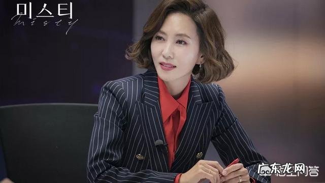 大女主韩剧《迷雾》爆火,金南珠在剧中有哪些熟女必备搭配?