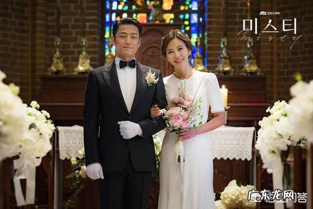 大女主韩剧《迷雾》爆火,金南珠在剧中有哪些熟女必备搭配?