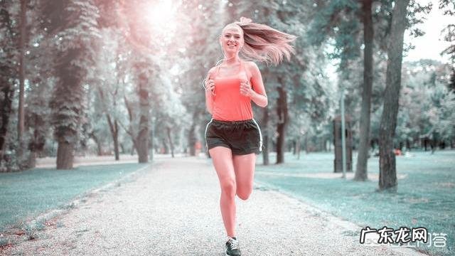 经常跑步是不是伤膝关节该怎么预防膝关节损伤