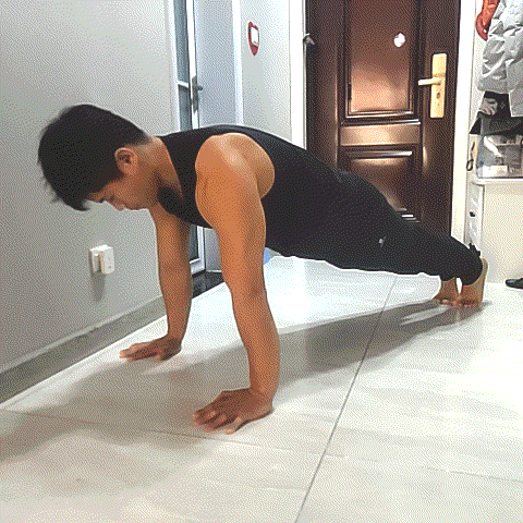 每天做50个俯卧撑,坚持一个月,有多少人能坚持到?