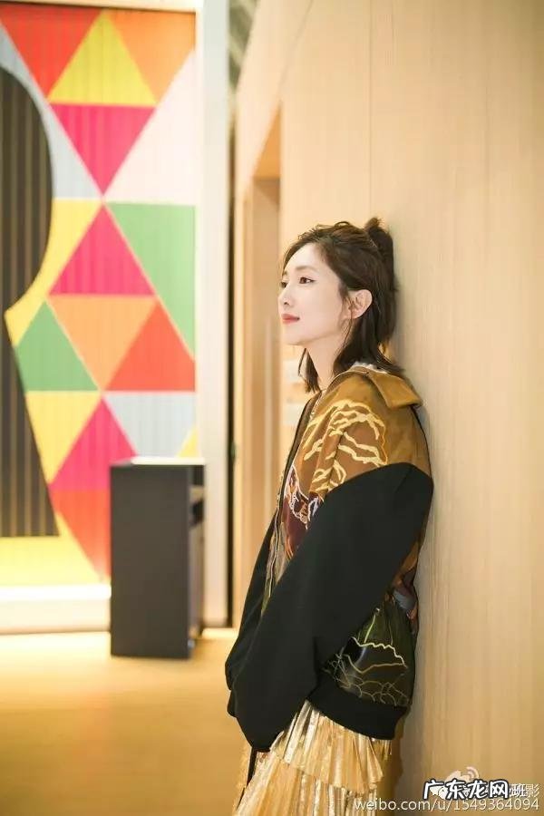 美国心脏病学会:玩手机超五小时增加肥胖风险,你每天会玩多久?