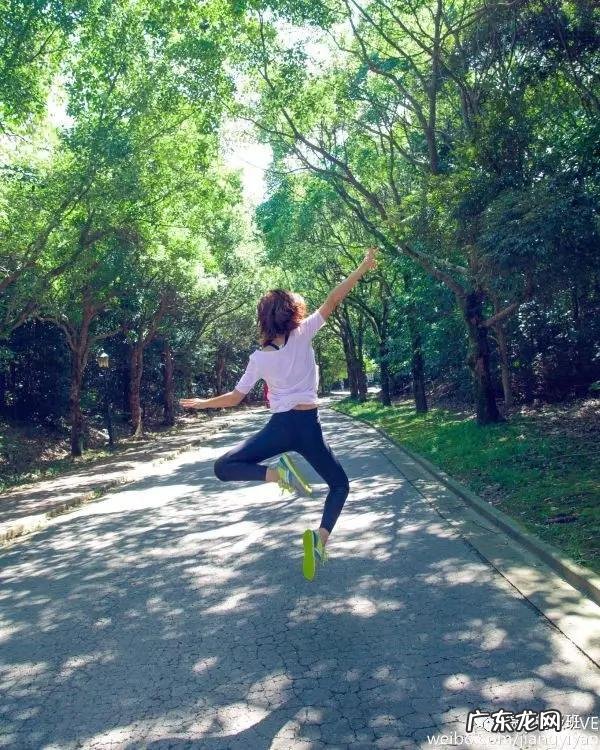 美国心脏病学会:玩手机超五小时增加肥胖风险,你每天会玩多久?