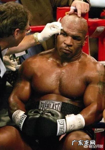 若让泰森与WWE里的巨型选手对打会怎么样?