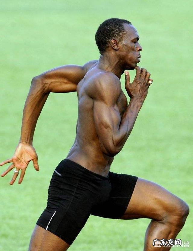 若让泰森与WWE里的巨型选手对打会怎么样?