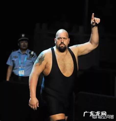 若让泰森与WWE里的巨型选手对打会怎么样?