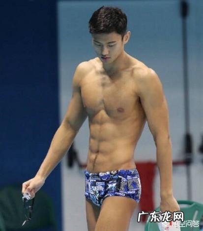 若让泰森与WWE里的巨型选手对打会怎么样?