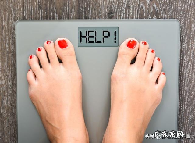 如果在饭店桌子上每人配一个电子称终端显示器对女士减肥有益处吗