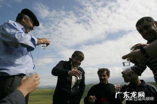 俄罗斯人有哪些特殊的生活习惯和饮食习惯?