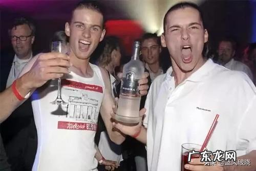 俄罗斯人有哪些特殊的生活习惯和饮食习惯?