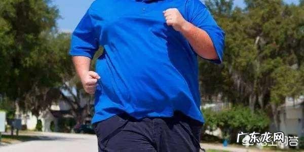 每天跑步5公里能减肥吗 坚持每天跑步和隔一天跑一次的人，哪一个对减肥更有利呢？