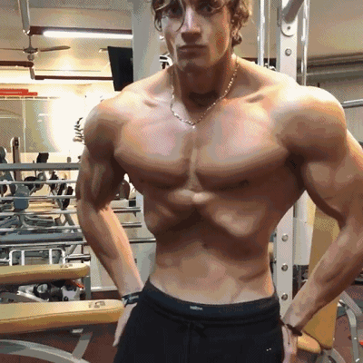 硬拉和深蹲能练到腹肌吗？