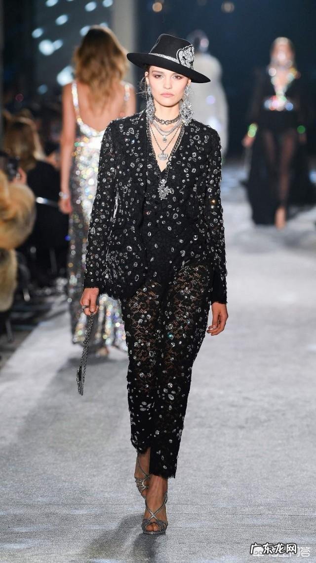 服装加盟连锁怎么谈 加盟服装店要和加盟公司怎么谈