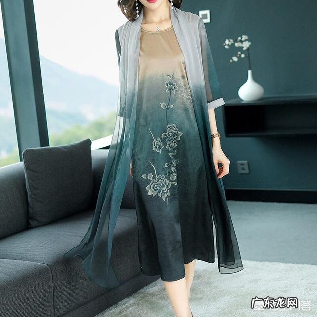 60岁妈妈1米55怎么搭配春秋装?