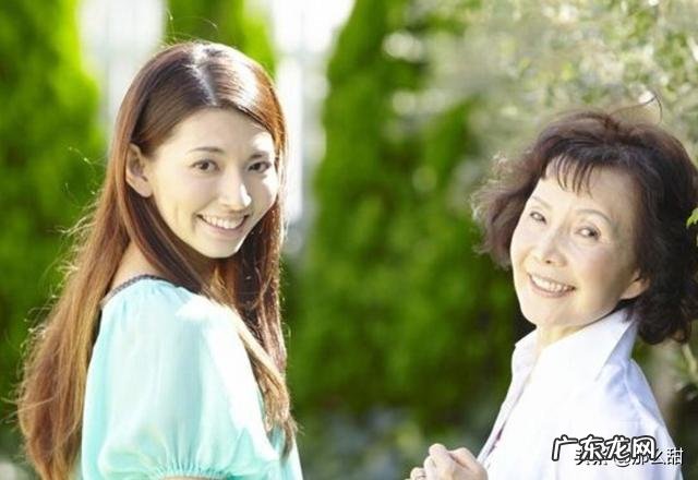 真心不喜欢公婆，为了看孩子而勉强生活在一起，应该吗该怎么办