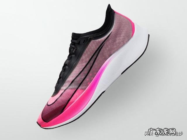 本人最近在跑步减肥，求推荐好点的跑鞋。麻烦具体到型号