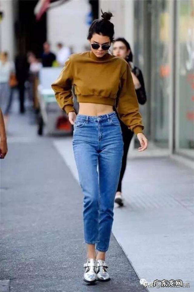 有哪些不紧身但是显腿又瘦又长的裤子？