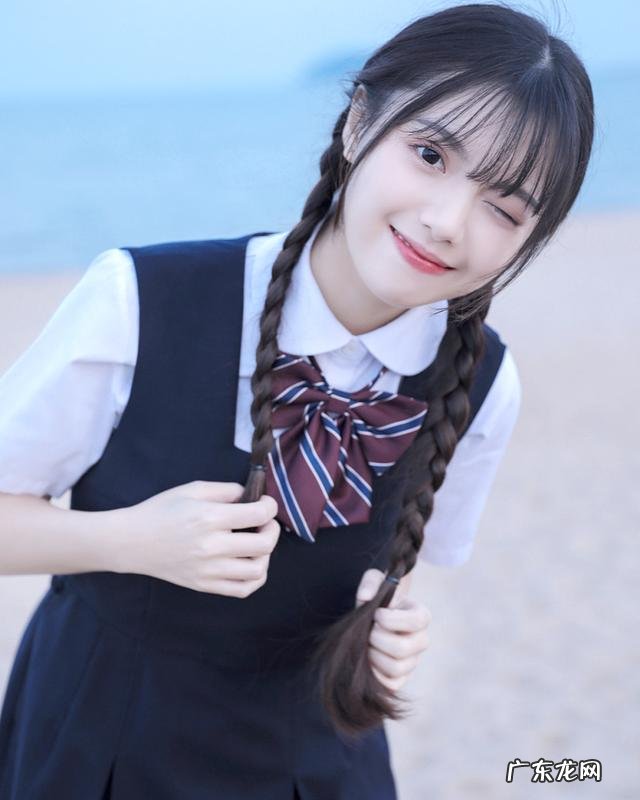 宽松卫衣阔腿裤穿搭 卫衣阔腿裤早春最时髦穿搭