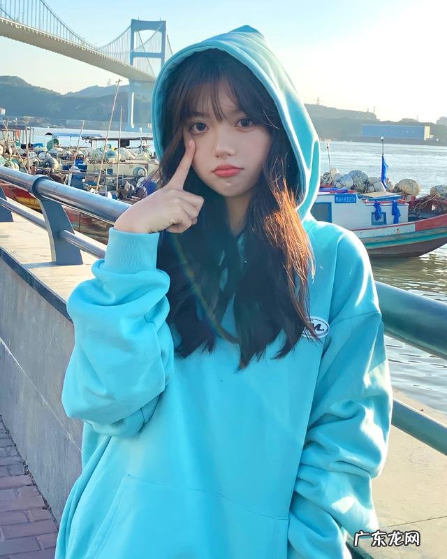 宽松卫衣阔腿裤穿搭 卫衣阔腿裤早春最时髦穿搭