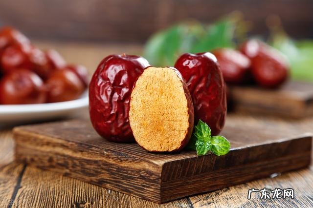 红枣活血补气血,湿气重的人能吃吗,为什么?