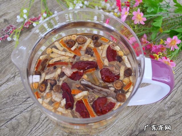 红枣活血补气血,湿气重的人能吃吗,为什么?