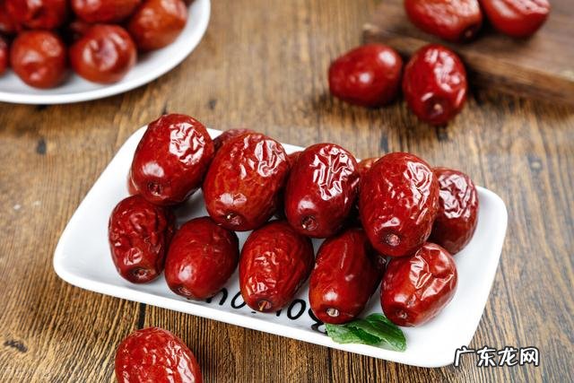 红枣活血补气血,湿气重的人能吃吗,为什么?