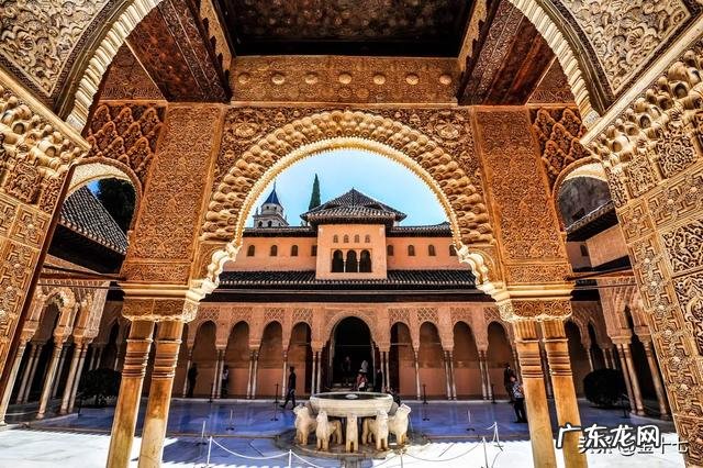 西班牙的人文特色是怎样的