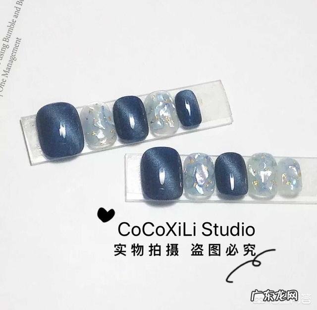 手黑适合什么颜色的美甲?