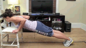 怎么通过做俯卧撑练习胸大肌下部