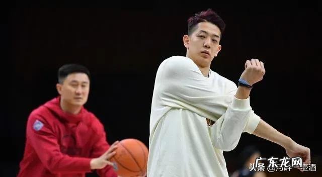 辽宁队的韩德君内线能力很强。为什么不能成为国家队的核心