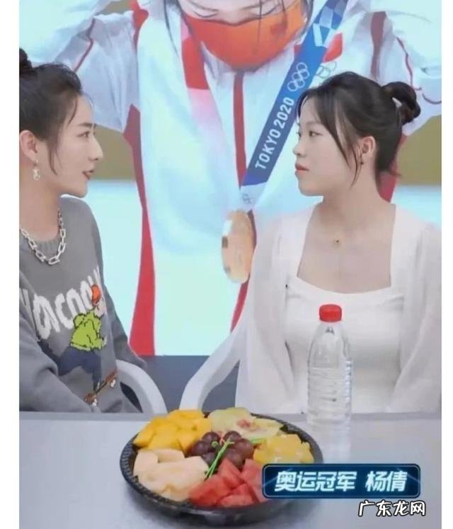 杨倩接代言后又和薇娅合作直播引发热议,你怎么看?